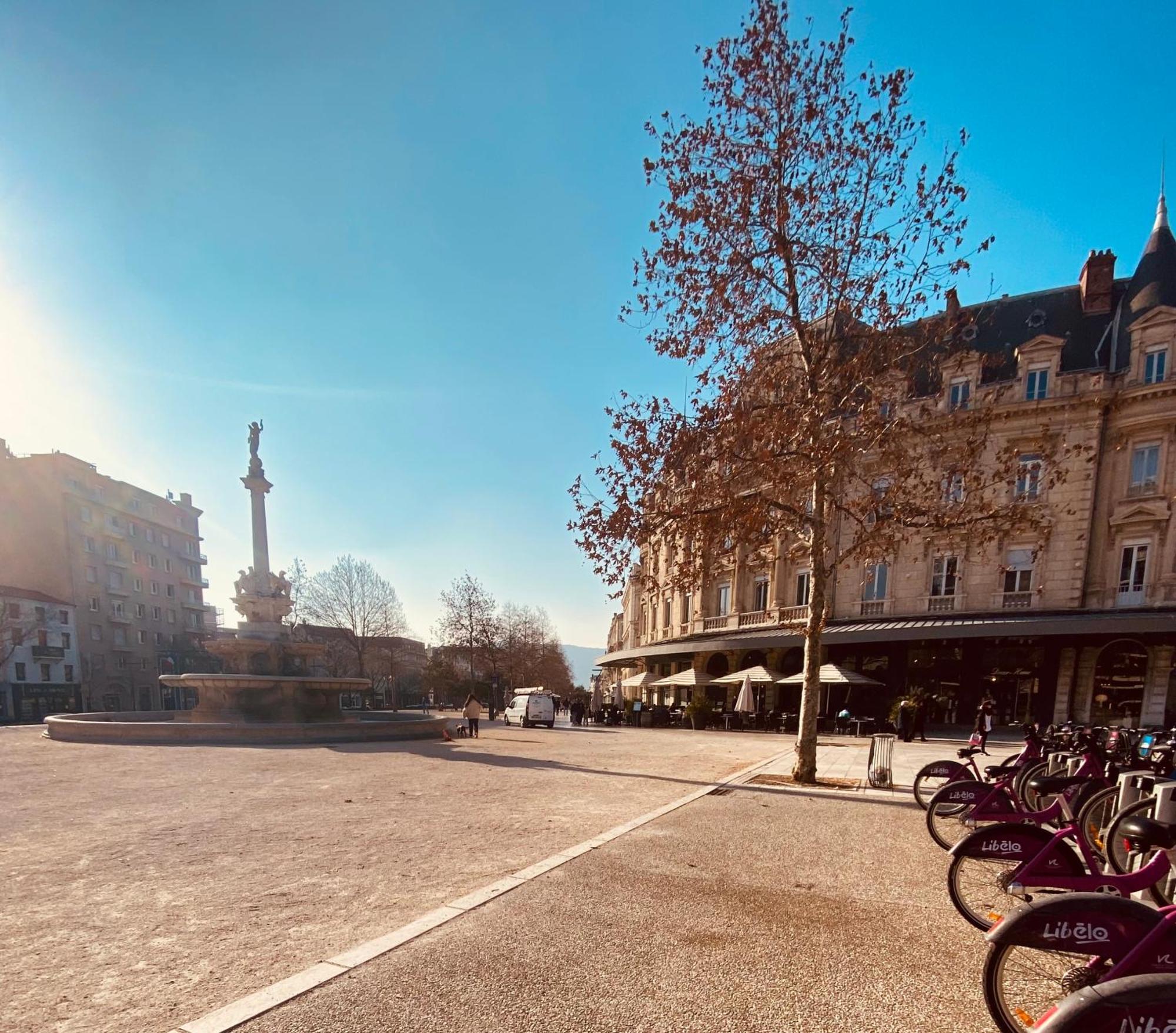 Appartement Centre Ville De Valence Face A La Gare المظهر الخارجي الصورة